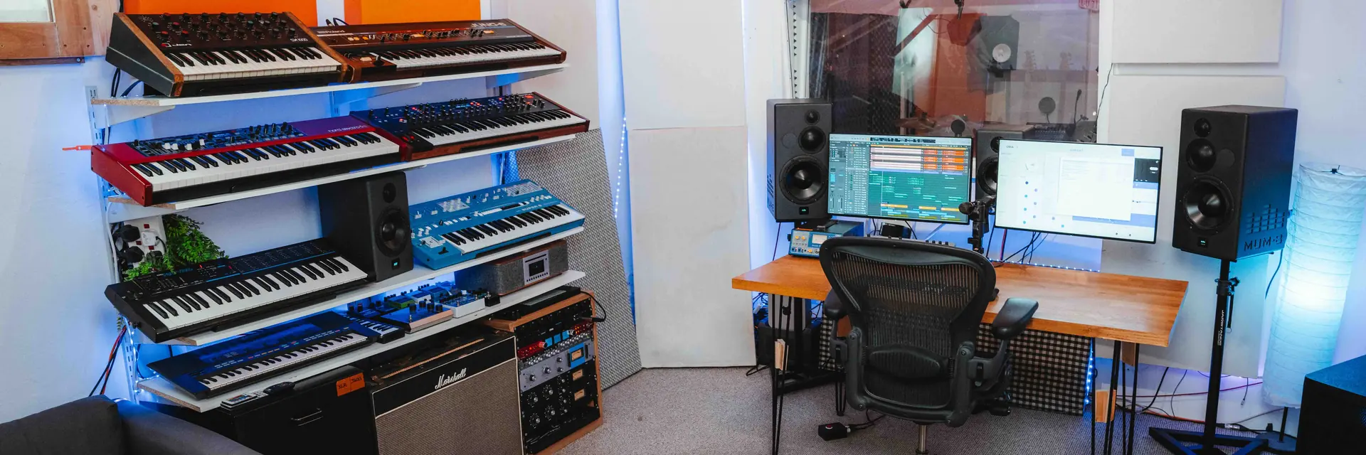 The control room at Lost Oscillation