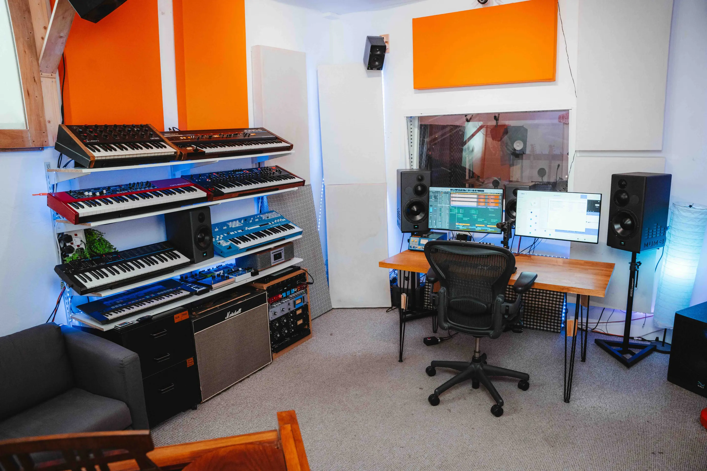 The control room at Lost Oscillation